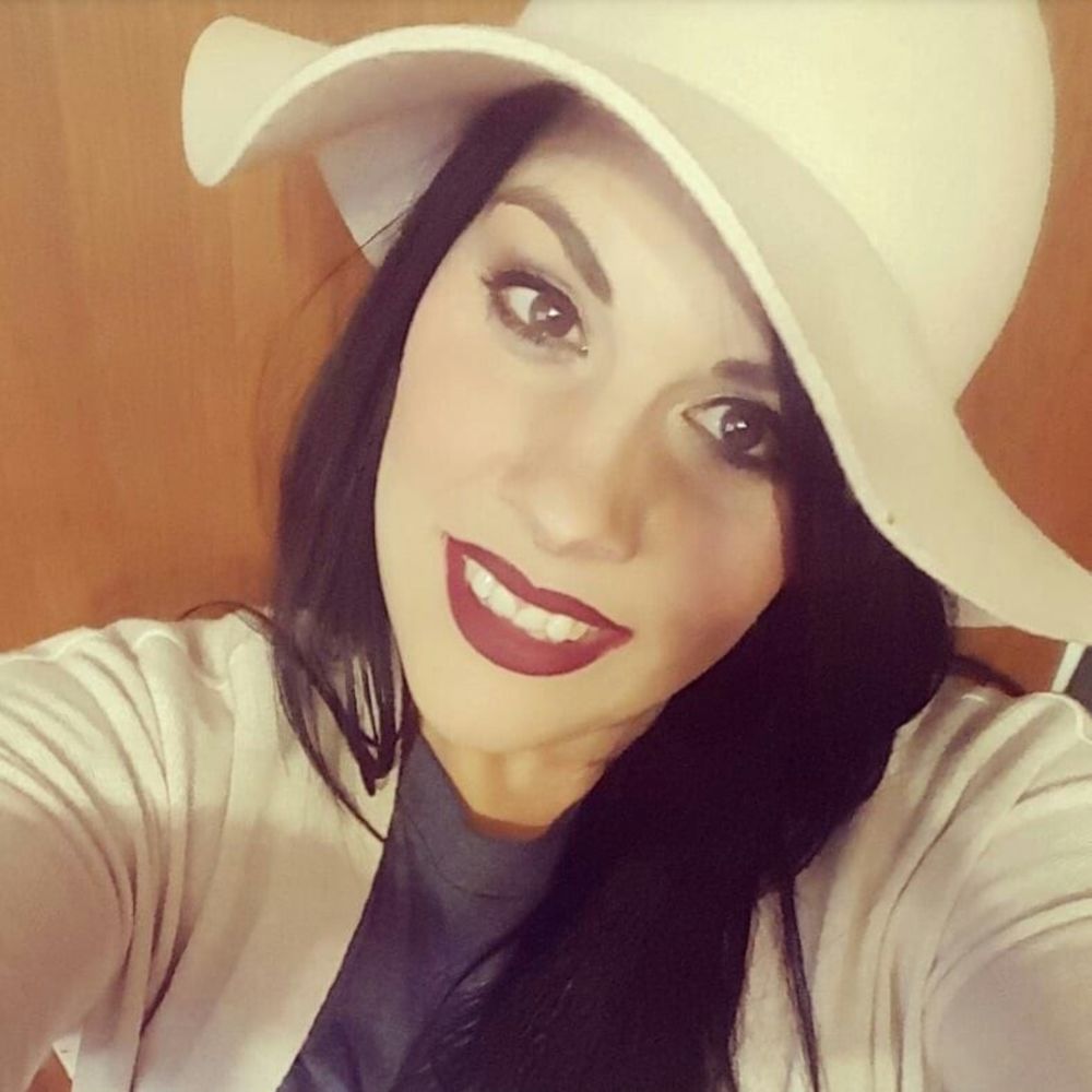 Meet your Posher, Angie